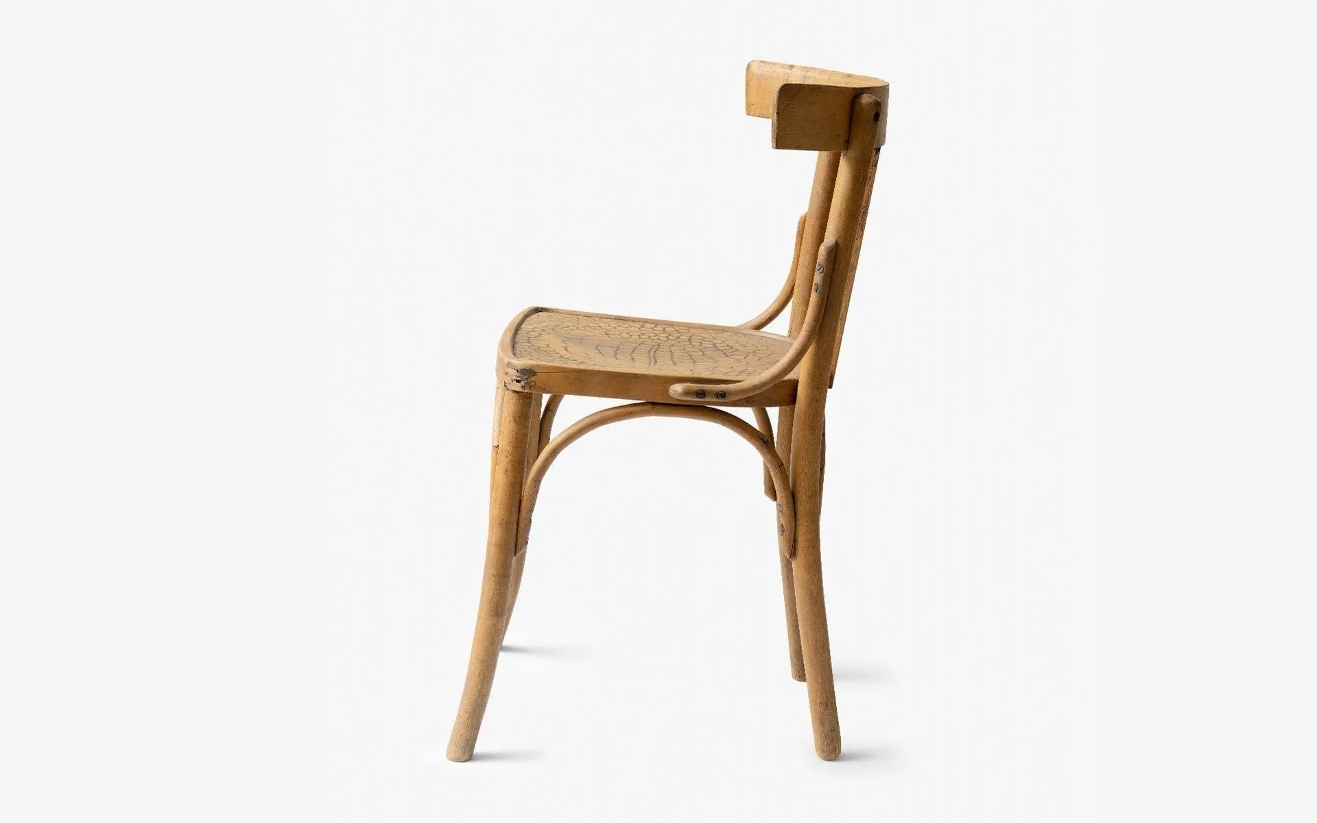 Cracked-looking Vintage Thonet Chair - laguglobal