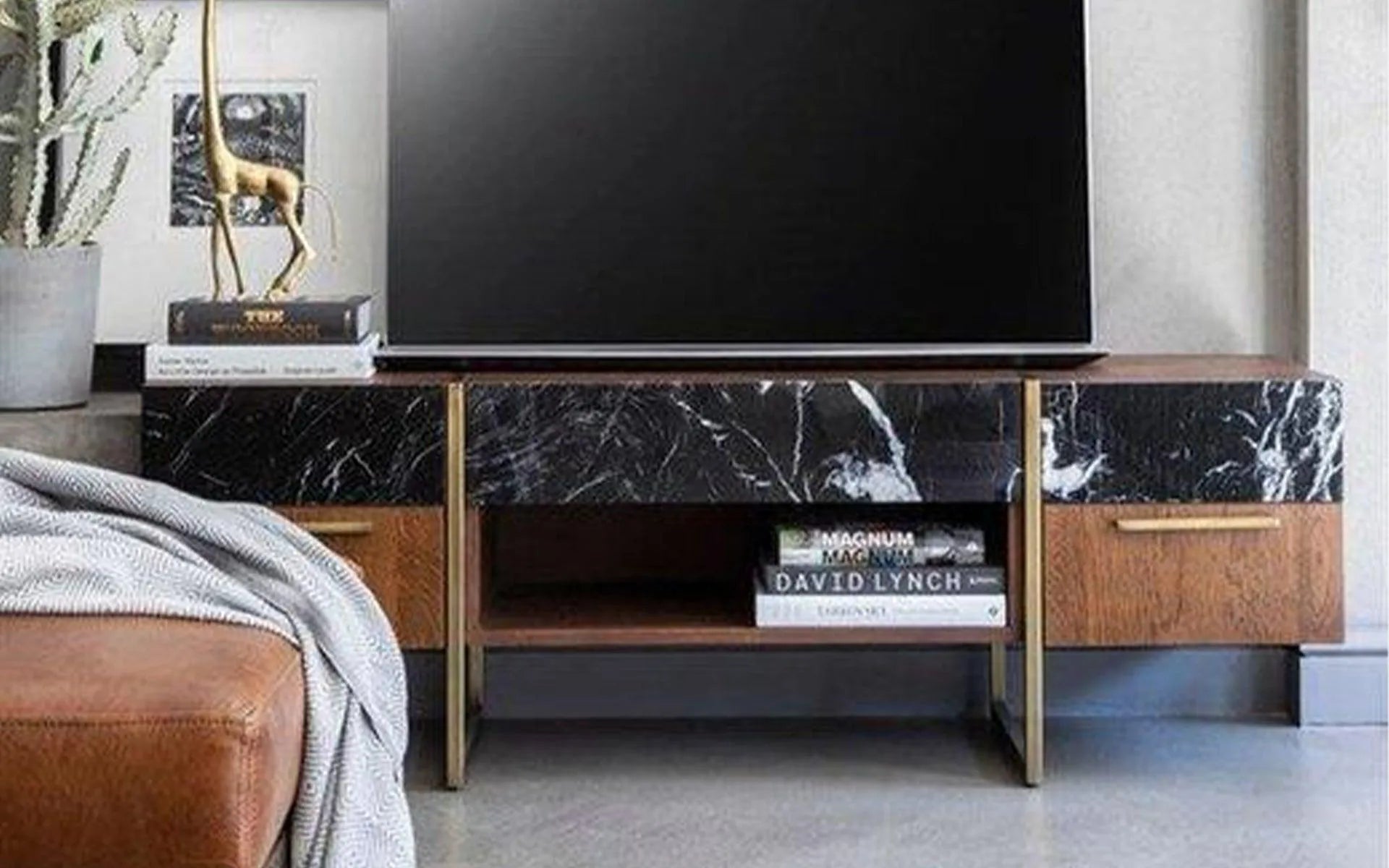 Famed TV Unit Alexander Black - laguglobal
