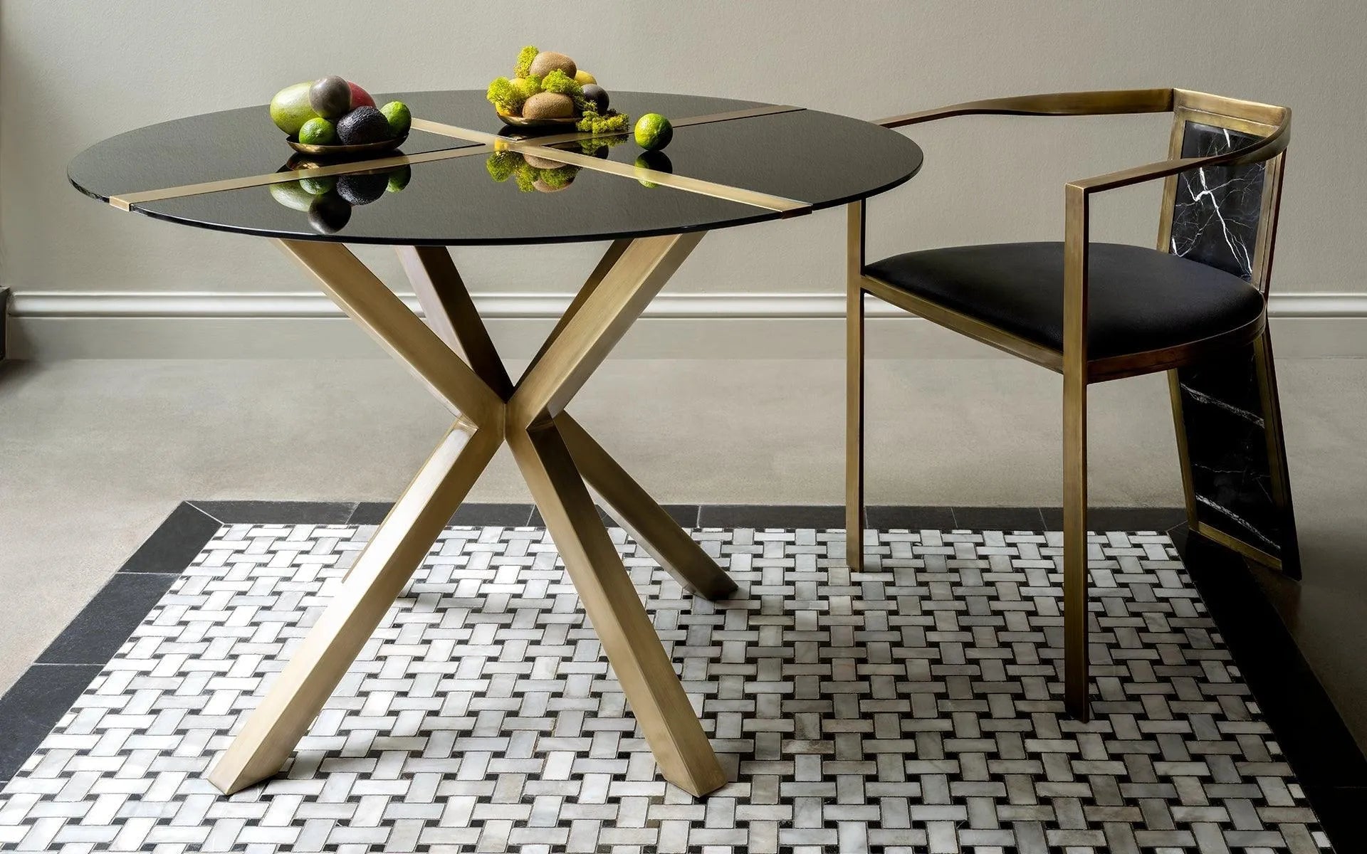 Hidden Round Table - laguglobal