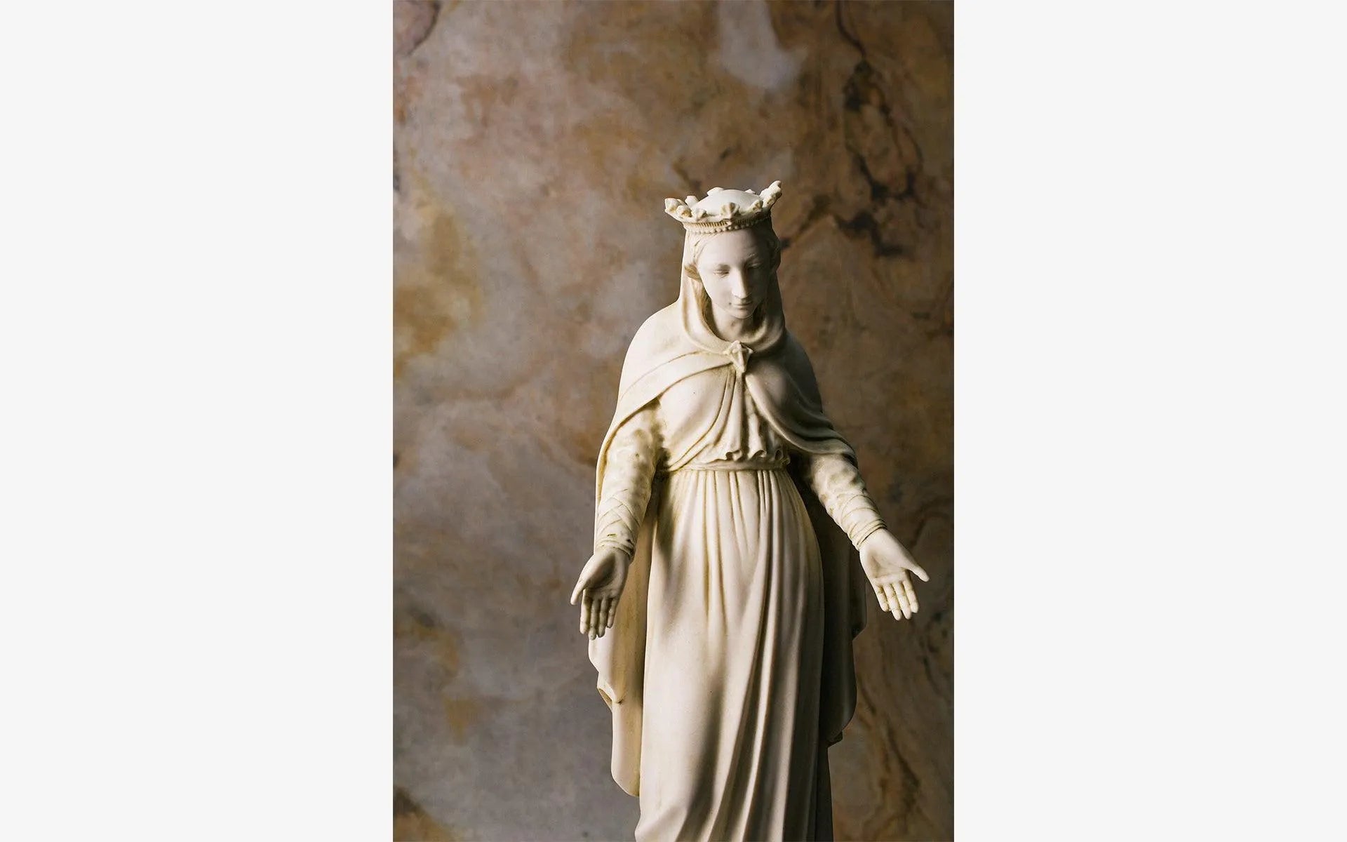 The Virgin Mary Statue - laguglobal