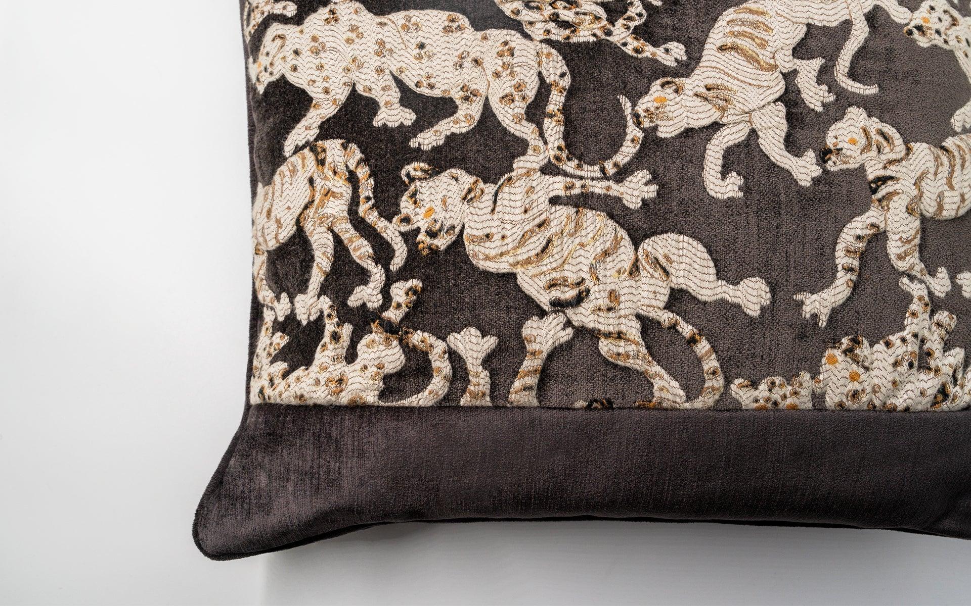Woven Tiger Pattern Throw Pillow Large - laguglobal